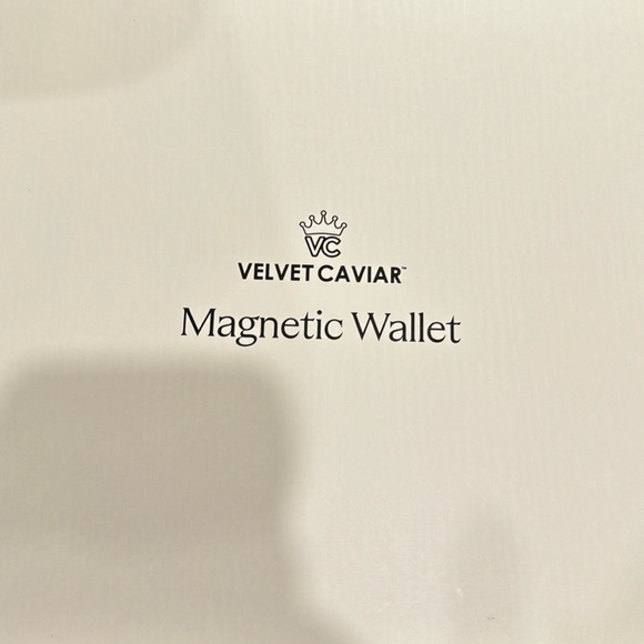 12 PRO MAX Velvet Caviar Phone Case &  Magnetic Wallet - Picture 3 of 3